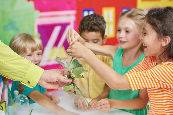 Znaczenie swobodnej zabawy w rozwoju poznawczym i społecznym dziecka