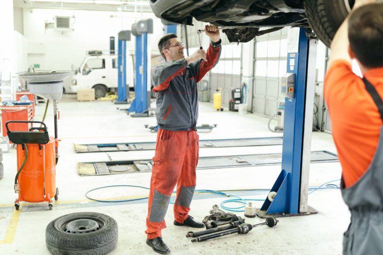 Diagnostyka pojazdów hybrydowych i elektrycznych – nowe wyzwania dla stacji kontroli